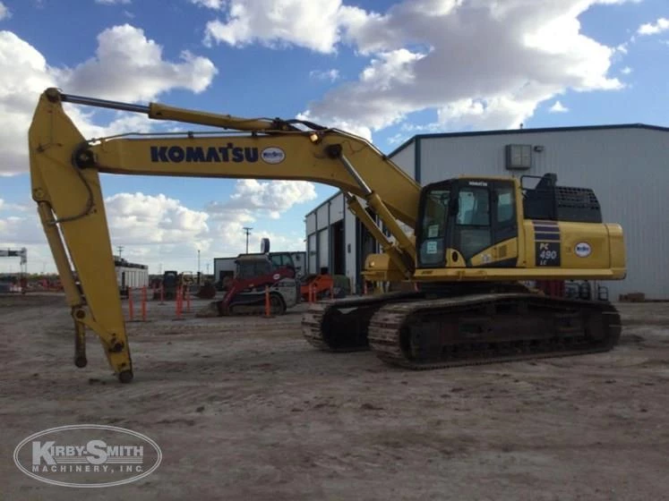 Used Komatsu Excavator in yard for Sale